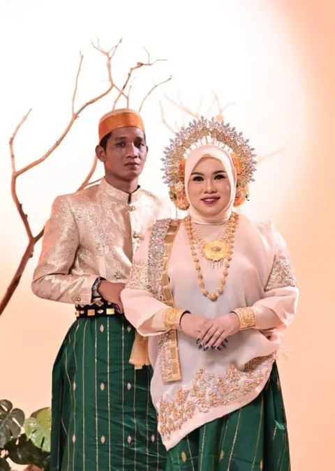 Foto sampul undangan Uchy & Nuju