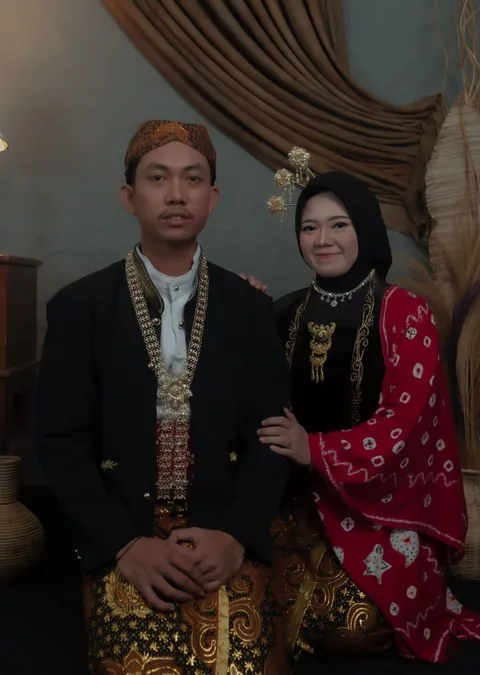 Foto sampul undangan Sulis & Erna