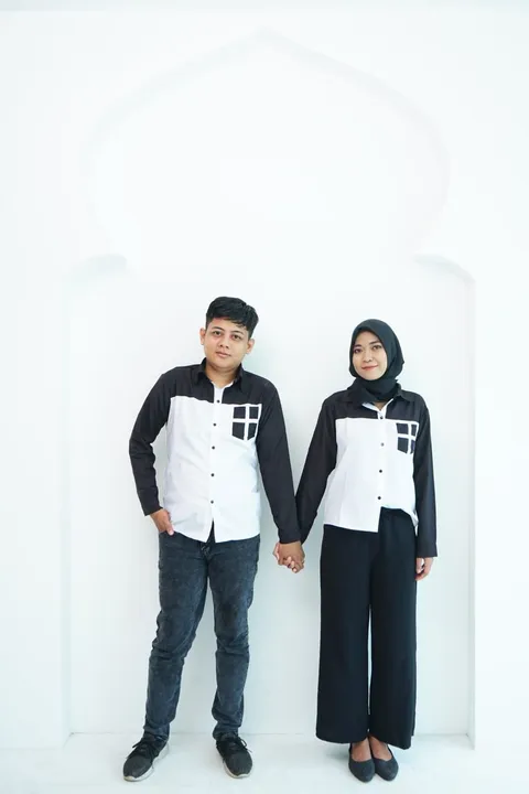 Foto sampul undangan Muhammad Rizki Darmawan & Risma Priyanti