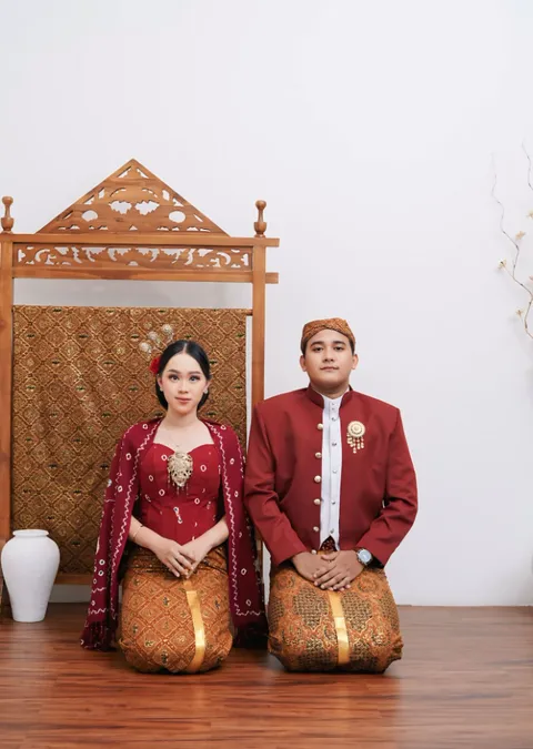 Foto sampul undangan Saka & Ajeng