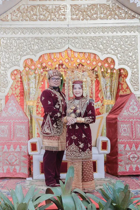 Foto sampul undangan Srihani Hadiningrum Alsyanie & Zulfahmi