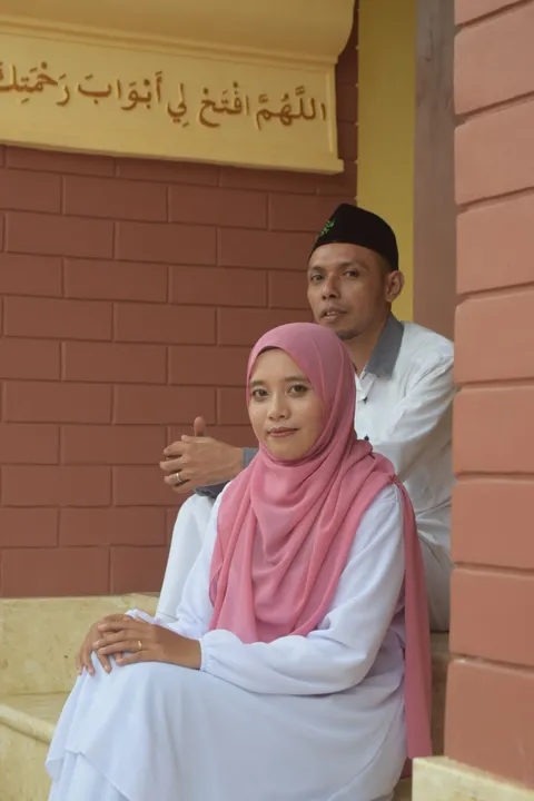 Foto sampul undangan Aziz & Atun