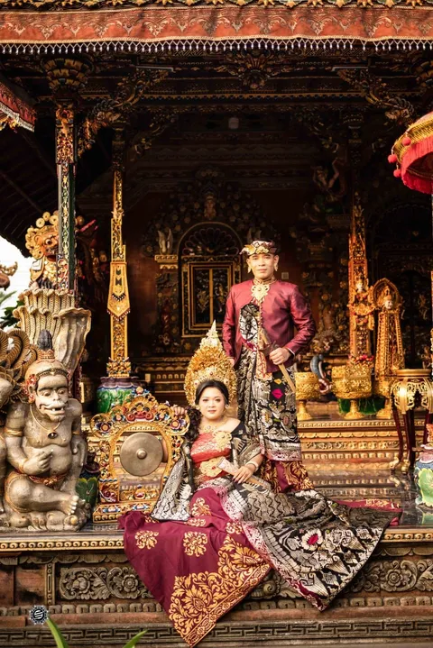 Foto sampul undangan Nengah & Kadek