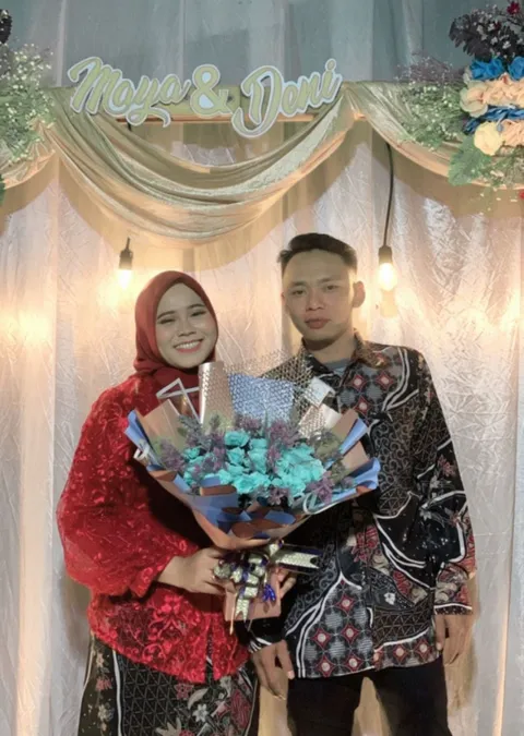 Foto sampul undangan Maya & Deni