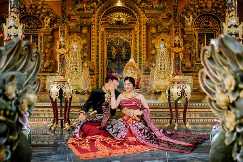 Foto sampul undangan Della & Giri