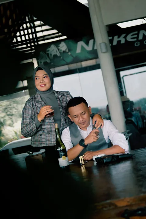 Foto sampul undangan Azrin & Nike