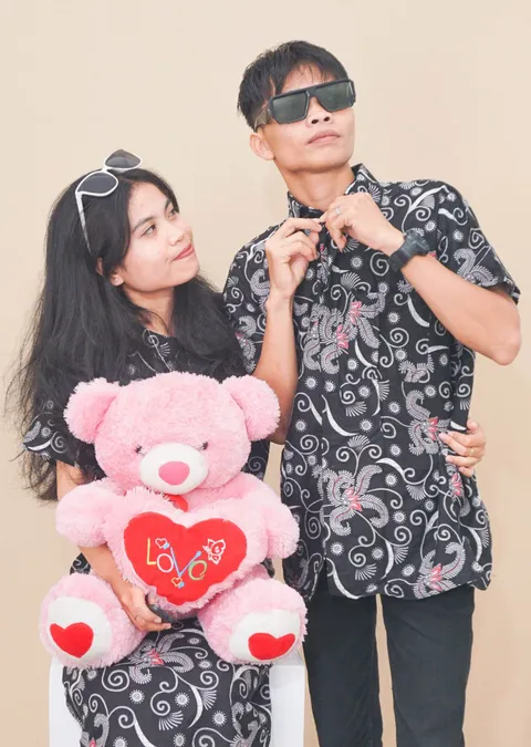 Foto sampul undangan Emel & Irwan