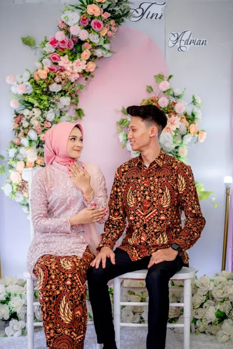 Foto sampul undangan Tini & Adrian