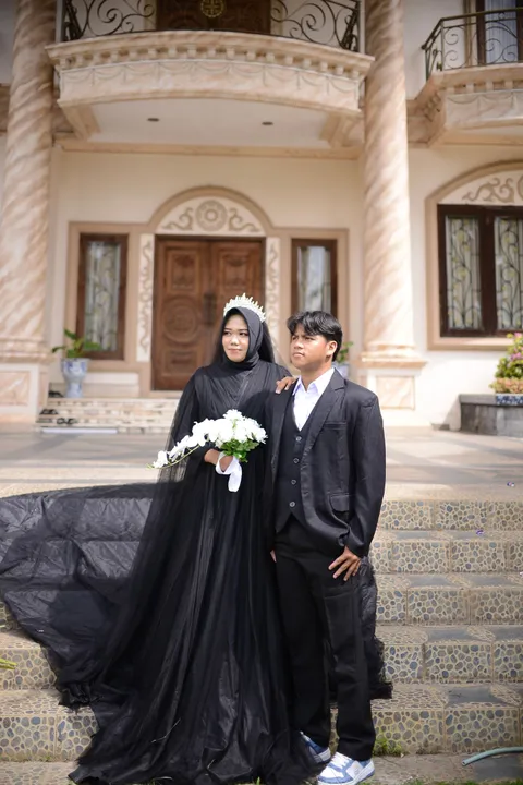 Foto sampul undangan Liza & Aril