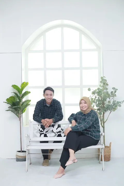 Foto sampul undangan Afrian & Marissa