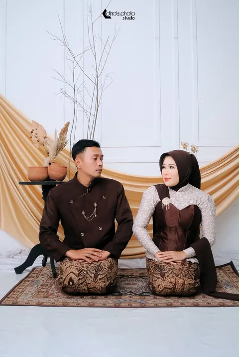 Foto sampul undangan Agus & Tina
