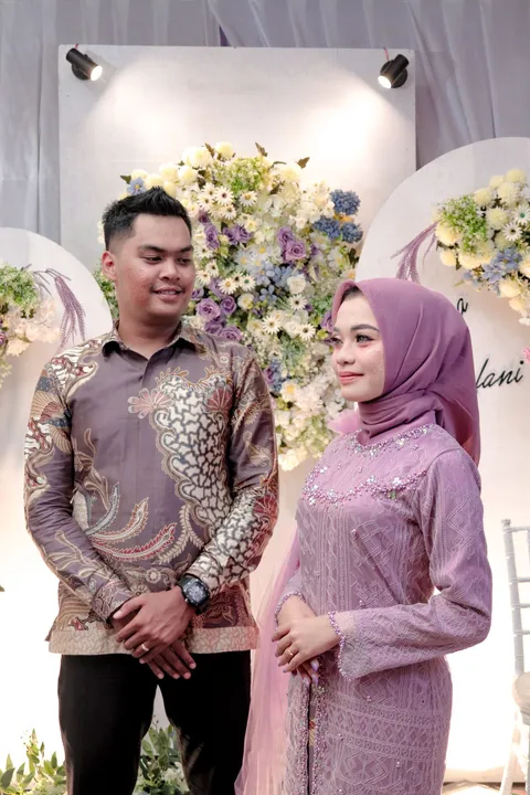 Foto sampul undangan Fani & Tania