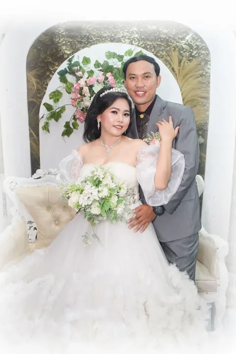 Foto sampul undangan Olivianti & Francisco