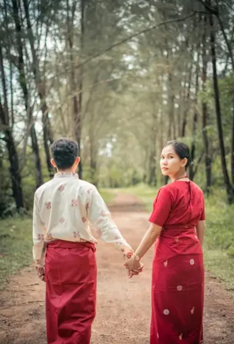 Foto sampul undangan Desy & Dhody
