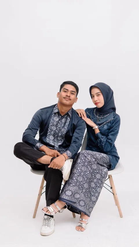 Foto sampul undangan Rizki & Viona