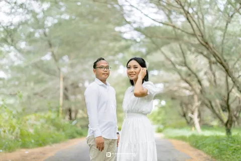 Foto sampul undangan Aji & Ela