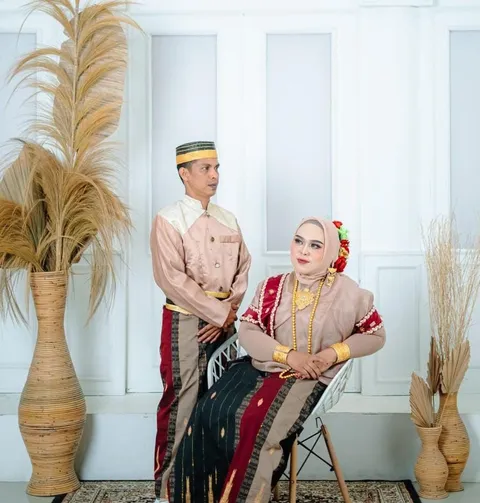 Foto sampul undangan Irwan & Sri Wahyuni, S.Pd