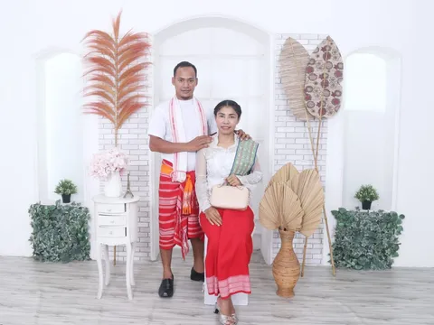 Foto sampul undangan Yusmina Nabuasa & Aris Lango Dodo
