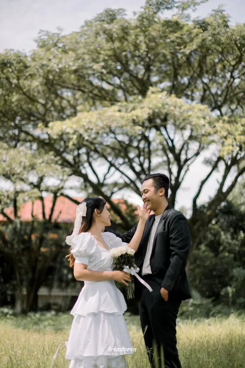 Foto sampul undangan Ika & Johan