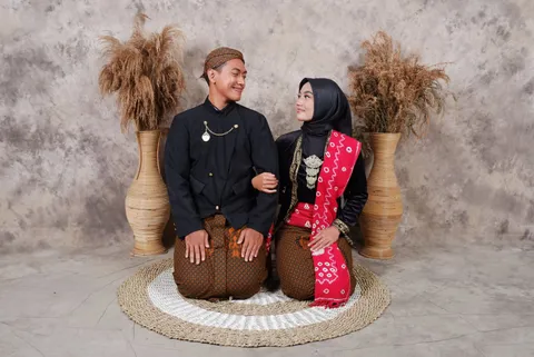 Foto sampul undangan Indi & Anisa
