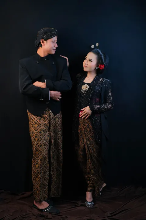Foto sampul undangan Rizky April & Ricki Yoga