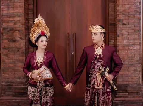 Foto sampul undangan Ni Luh Mertiasih & Wayan Jonny Eka Prasetya