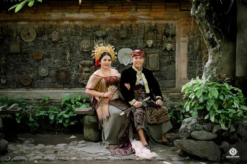 Foto sampul undangan Dewi & Erix
