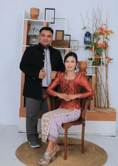 Foto sampul undangan Marudut Naiborhu & Parningotan Butar Butar