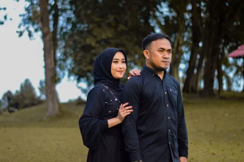 Foto sampul undangan Azizah & Joni