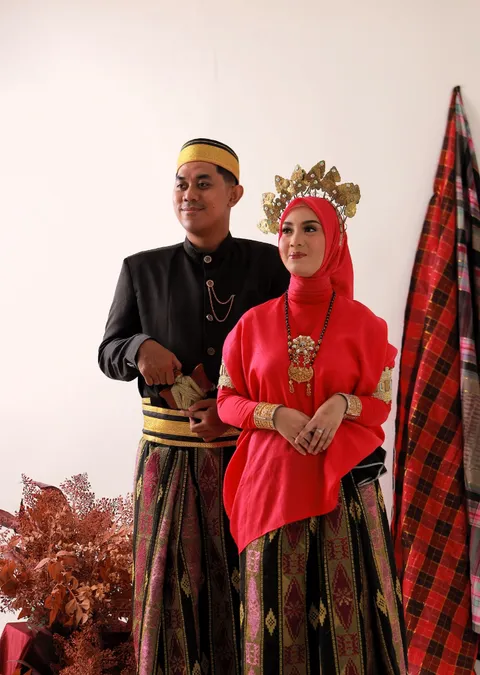 Foto sampul undangan Ila & Husen