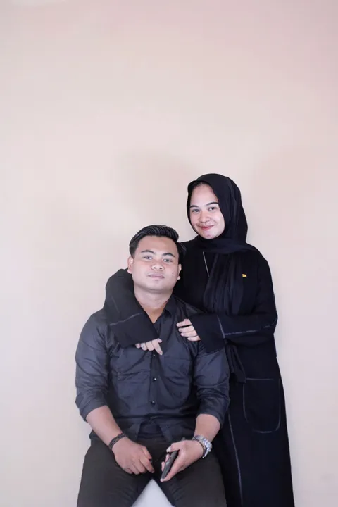 Foto sampul undangan Maris & Reza
