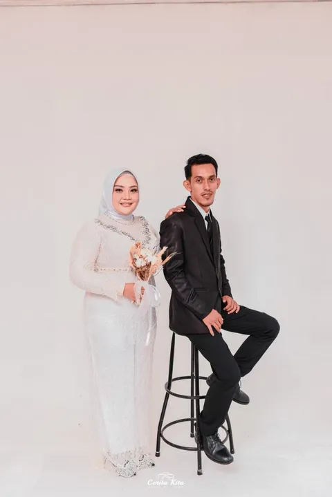 Foto sampul undangan Guntur & Mala