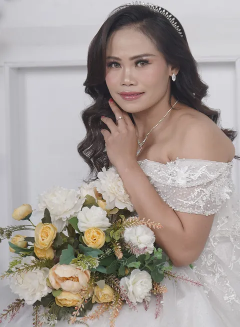 Foto sampul undangan Ulang Tahun Suci