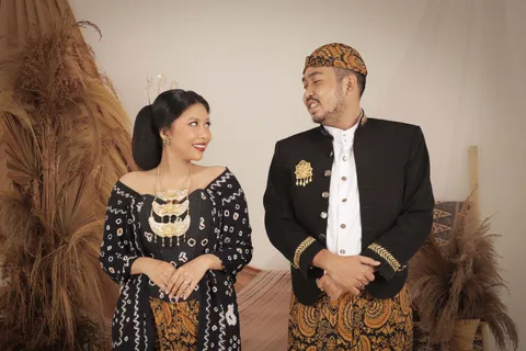 Foto sampul undangan Dhani & Raisha