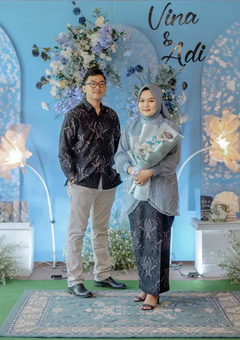 Foto sampul undangan Vina & Adi