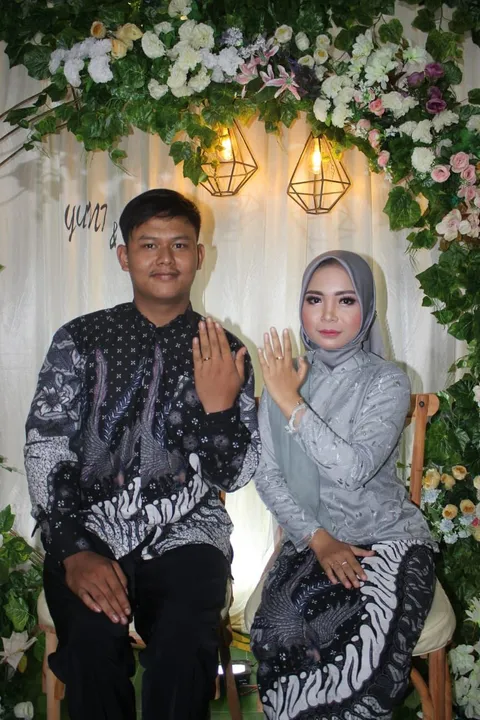 Foto sampul undangan Deksul & Project