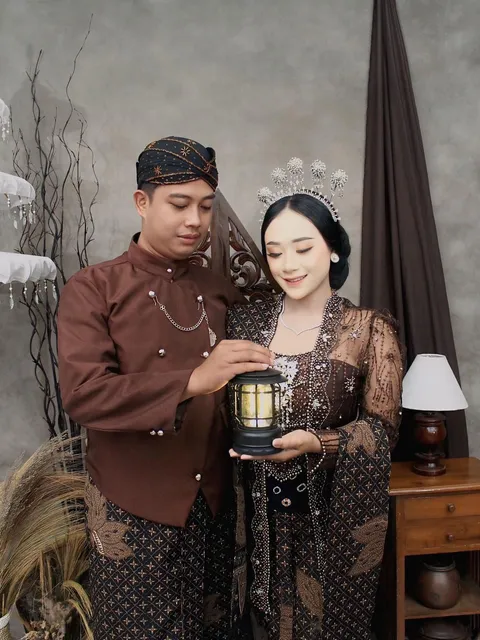 Foto sampul undangan Tia Sixca & Avindo