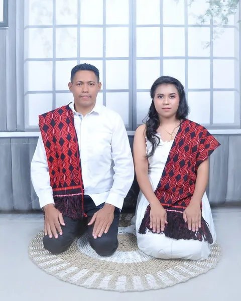 Foto sampul undangan Maria Florida  Mali & Marianus Leto