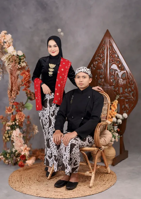Foto sampul undangan Indah & Rifai