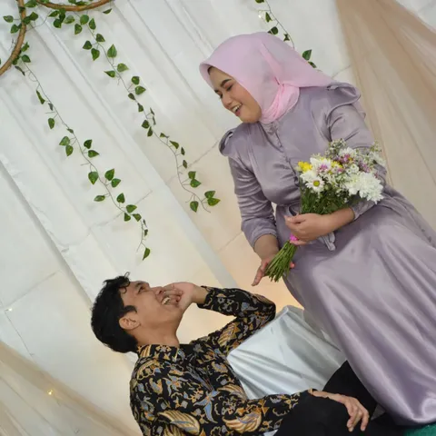 Foto sampul undangan Online & Undangan