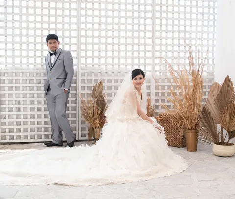 Foto sampul undangan Santi & Livan
