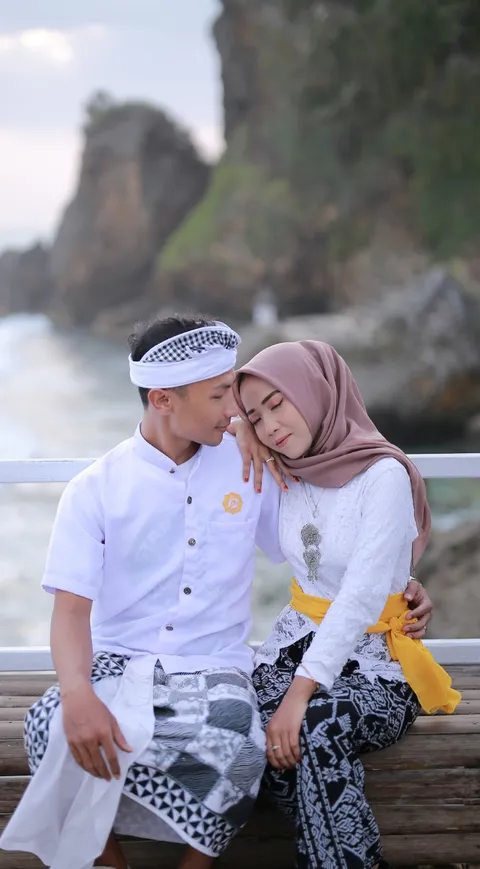 Foto sampul undangan Fina & Wasis