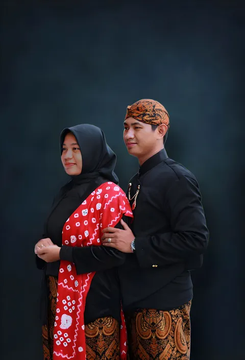 Foto sampul undangan Mintia Yustari & Yohan Alistya Subekti