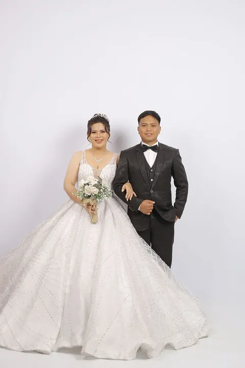 Foto sampul undangan Kris Natalia Rante & Syalom K.M Paendong