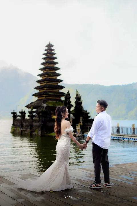 Foto sampul undangan Elisabeth & Andika