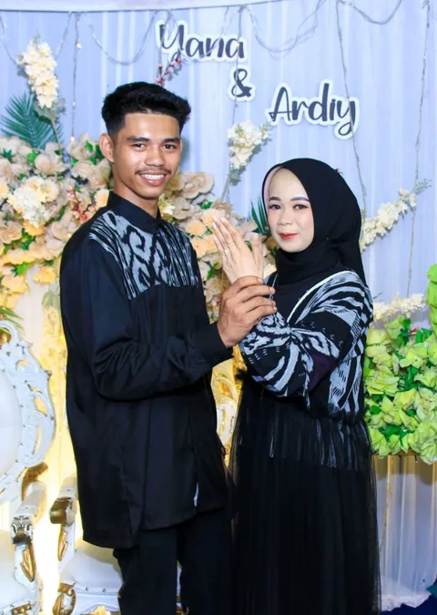 Foto sampul undangan Ardiy & Yana
