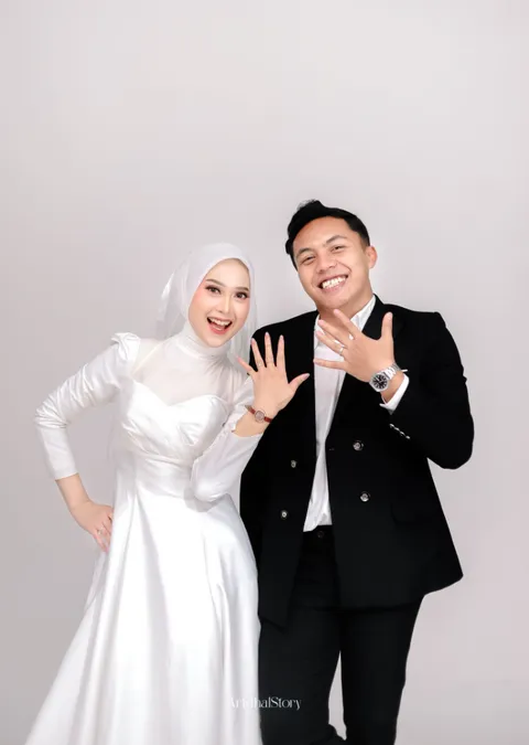 Foto sampul undangan Felia & Alif
