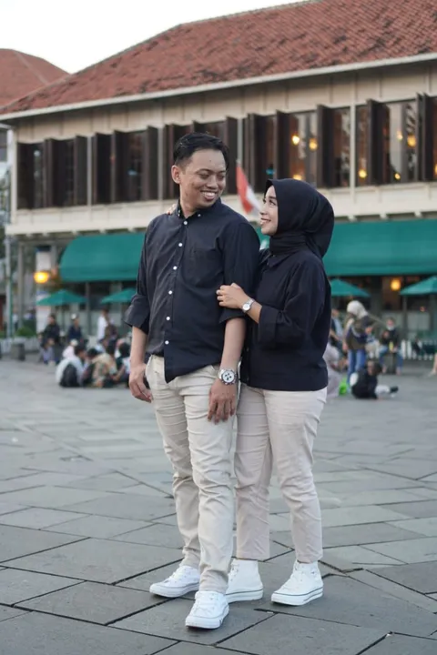 Foto sampul undangan Viky & Jihan