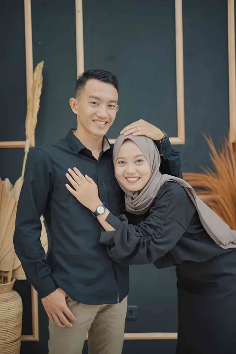 Foto sampul undangan Refie & Anang