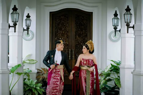 Foto sampul undangan Dewik & Bayu